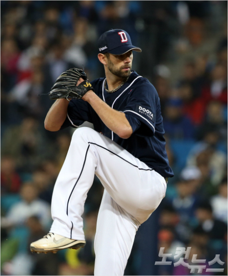 '올해도삼성킬러'두산에이스더스틴니퍼트가1일대구삼성라이온즈파크첫공식경기인'2016타이어뱅크프로야구'삼성과개막전에서역투를펼치는모습.(대구=황진환기자)
