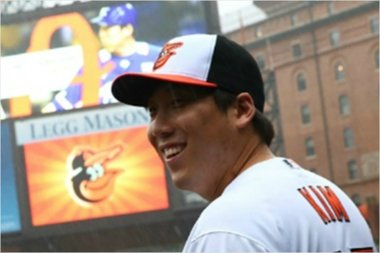 '결국내가이겼다'볼티모어구단의부당한압력을이겨내며마침내메이저리그개막25인명단에이름을올린김현수.(자료사진=볼티모어홈페이지)