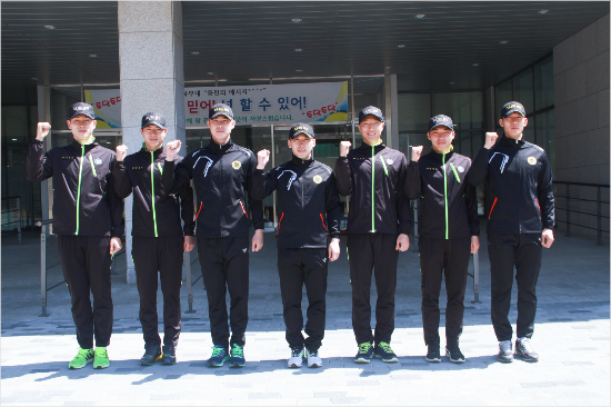 상주상무선수들.(사진=상주상무제공)