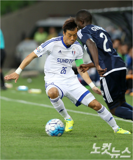 수원의주장염기훈은과거자신이출전한호주팀과AFC챔피언스리그홈경기에서모두승리했던기억을이번멜버른전에서도이어간다는각오다.멜버른(호주)=박종민기자