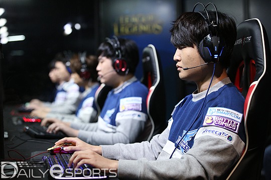 롱주 만난 아프리카, 무조건 이겨야 한다