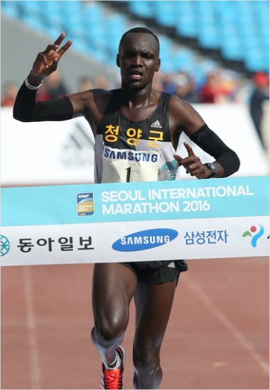 케냐마라토너에루페.(사진=대한육상경기연맹제공)