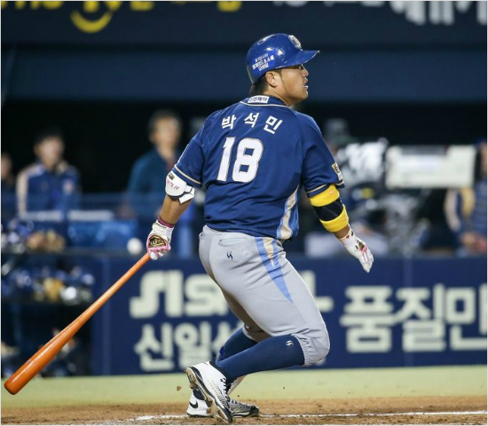 7일잠실에서열린두산과원정에서1회결승2타점선제2루타등멀티히트로8-2승리를이끈NC박석민.(자료사진=NC)