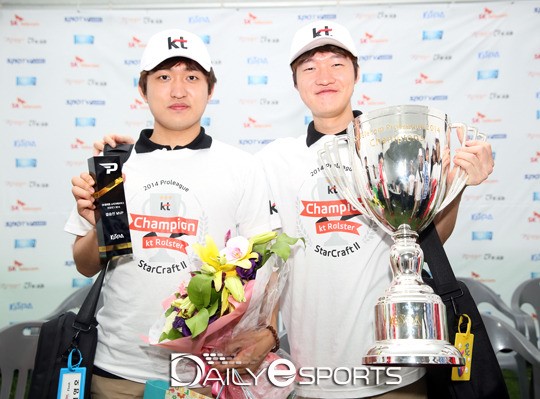 이영호(왼쪽)와 함께 kt 롤스터의 전성기를 이끈 김대엽.