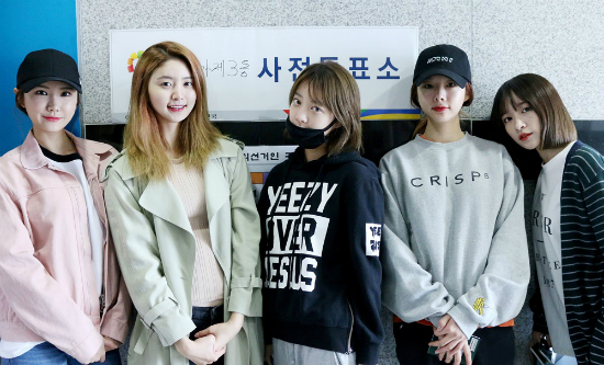 왼쪽부터LE,정화,혜린,솔지,하니(사진=바나나컬쳐제공)