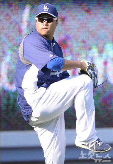 8일(한국시각)지난해5월어깨수술뒤처음으로라이브피칭을소화한LA다저스류현진.(자료사진)