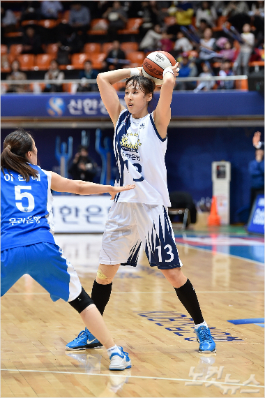 여자프로농구인천신한은행의김단비가FA재계약을맺었다(사진제공=WKBL)