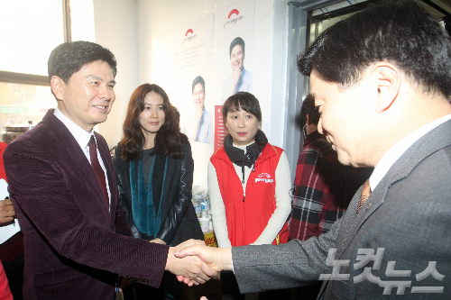 지상욱후보와아내심은하(사진=윤창원기자/자료사진)