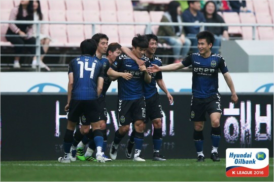 "우리도1승해야지."13일전북전에서첫승점을챙긴인천.(사진=한국프로축구연맹제공)