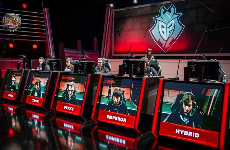 G2 e스포츠 선수들이 유럽 LCS 결승전에서 경기를 치르고 있다(사진=라이엇게임즈 제공).