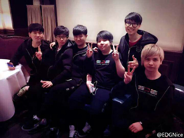 우승 후 밝은 표정의 EDE 선수들(사진 제공=EDG).
