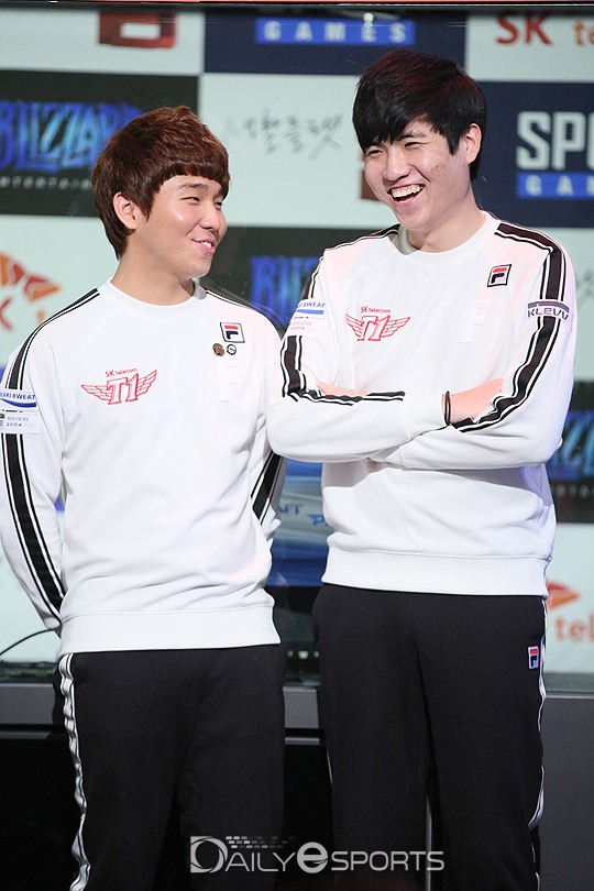 SK텔레콤이 kt를 격파하는 데 큰 공을 세운 박령우(왼쪽)와 어윤수.
