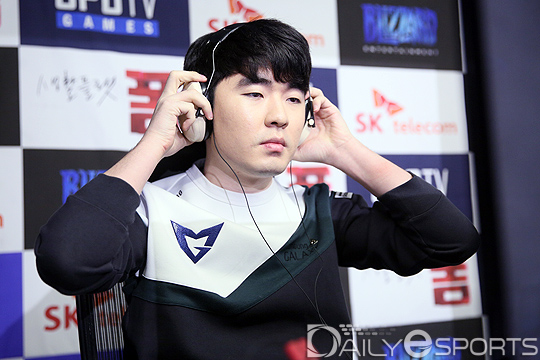 삼성 갤럭시의 3대0 승리를 확정지은 김기현.