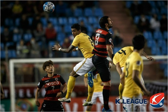 앞선조별예선4경기에서1골을넣는데그친포항은광저우와5차전서도결국빈곤한공격력이문제였다.(자료사진=한국프로축구연맹)