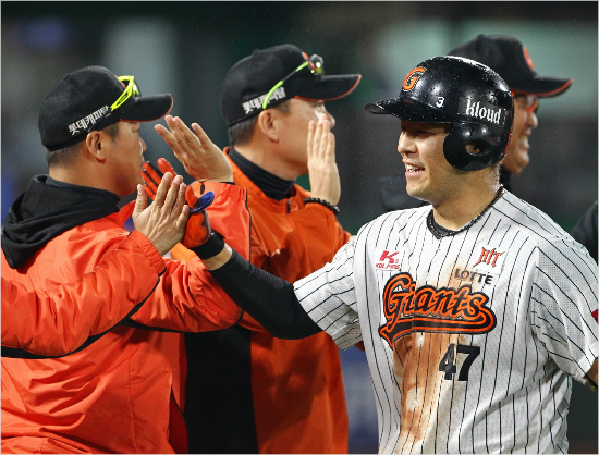 롯데의역전승을견인한강민호(사진제공=롯데자이언츠)