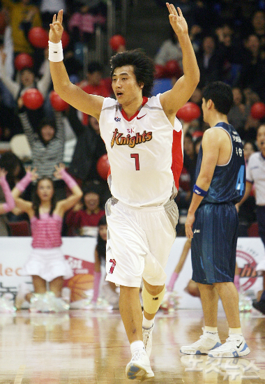 농구선수방성윤(34)이코트복귀의사를밝혔다.사진은서울SK에서선수로뛰던시절의모습.(사진=자료사진)