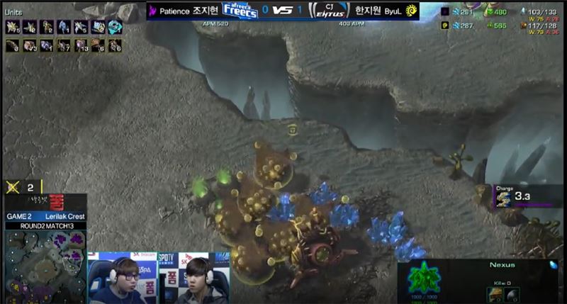 군단숙주 6기를 땅굴망을 통해 이동시킨 한지원이 연결체 테러를 노리고 있다(사진=네이버 영상 캡처).