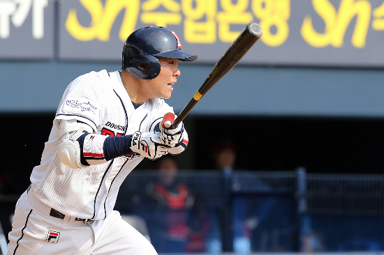 '오늘은내가주인공!'두산베어스박세혁인26일'2016타이어뱅크KBO리그'SK와이번스전에서6회말대타로나와2타점적시타로팀에승리를선사했다.(사진=두산베어스제공)