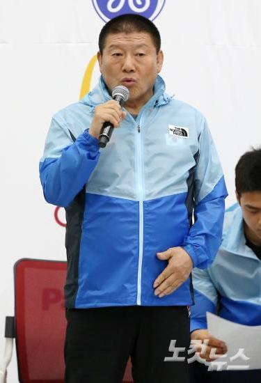 환갑 넘은 老감독의 간절한 외침 "올림픽 아무도 몰라"
