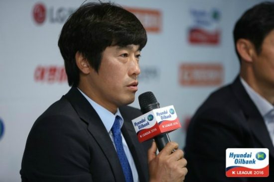 "5:5경기펼친다"28일수원삼성서정원감독이FC서울과'슈퍼매치'를앞두고서울신문로축구회관에서열린미디어데이에서취재진의질문에답하고있다.(사진=한국프로축구연맹제공)