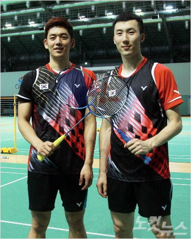 1일중국우한에서열린아시아선수권대회에서2년연속남자복식정상에오른이용대(왼쪽)-유연성.(자료사진=황진환기자)