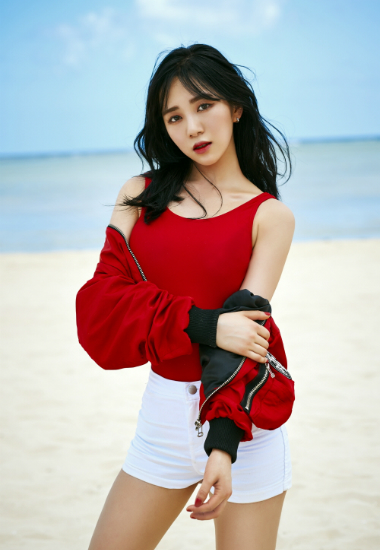 민아