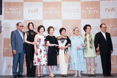'디어마이프렌즈'주연배우들(사진=CJE&M제공)