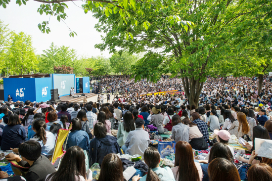 악동뮤지션, 서울숲 들썩이게 한 '힐링 남매'(종합)