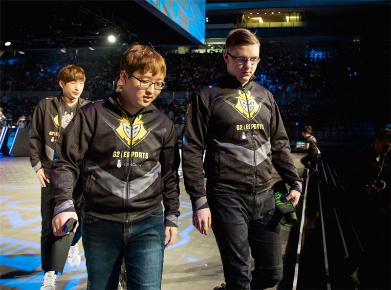 G2에게 2승째를 안긴 'Trick' 김강윤(가운데).