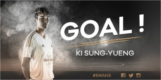 프란체스코귀돌린감독부임후출전기회가줄었던기성용은오랜만에찾아온선발출전에서리그2호골을터뜨리며자신의존재감을선보였다.(사진=스완지시티공식트위터갈무리)