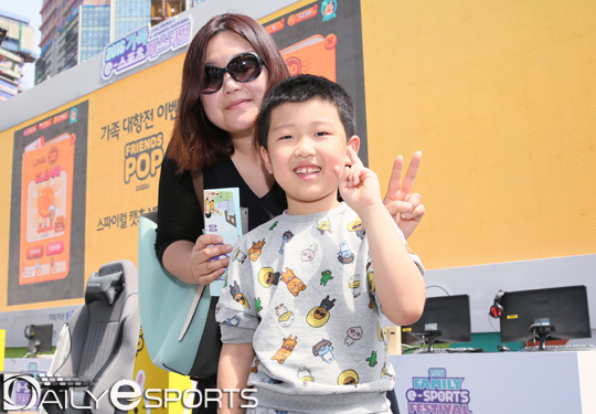 프렌즈팝 최강 모자(母子) "좋은 추억 만들어 행복해요"