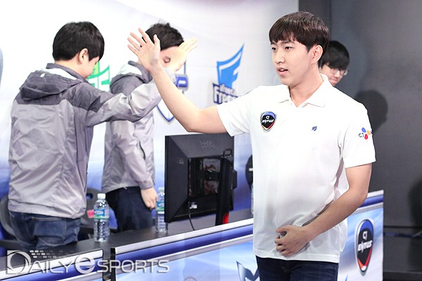 CJ 엔투스 김준호.