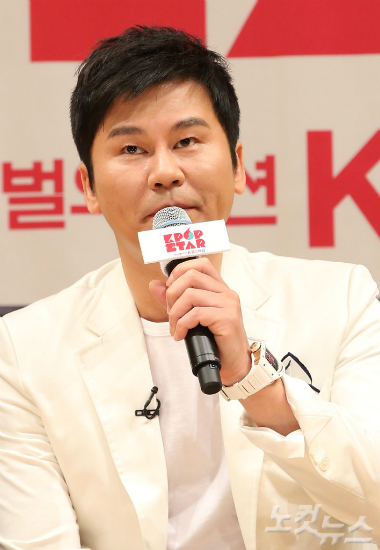 9일오후서울목동SBS에서열린오디션프로그램'SBS일요일이좋다-K팝스타6'제작발표회에서YG양현석심사위원이인사말을하고있다.(사진=박종민기자)