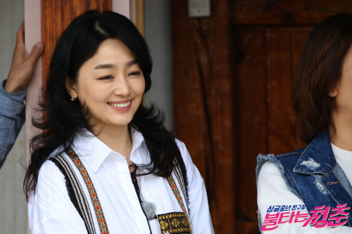 '불타는청춘'에출연한이연수(사진=SBS제공)