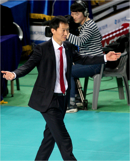 이정철여자배구대표팀감독은총4장의리우올림픽출전권이걸린세계예선전통과를위해이탈리아와1차전승리를최우선과제로꼽았다.(사진=KOVO제공)