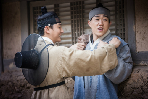드라마'마녀보감'의윤시윤(왼쪽)과최성원(사진=JTBC제공)