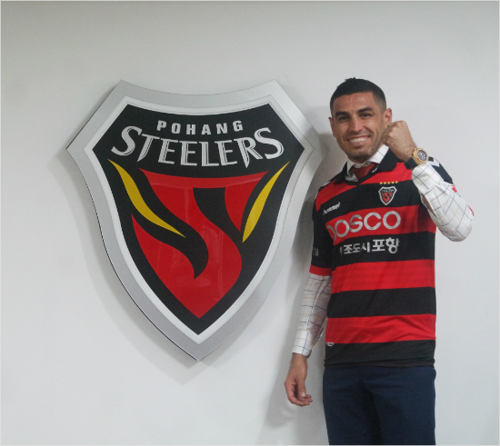 포항은이라크국가대표출신왼쪽측면수비수알리아바스를영입했다.아바스는2005년프로에데뷔해2009년부터호주A-리그에서활약했다.(사진=포항스틸러스제공)