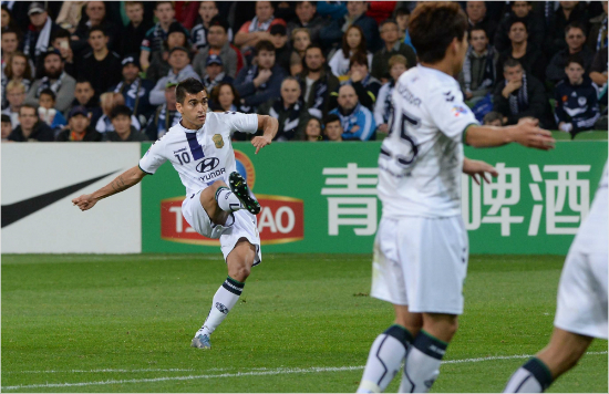 전북은레오나르도의날카로운프리킥동점골로멜버른빅토리원정에서값진1-1무승부를거뒀다.(사진=한국프로축구연맹공동취재단제공)