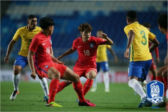 국제축구연맹(FIFA)20세이하월드컵에서5차례나우승한브라질을상대한'안익수호'는귀중한무승부로수원JS컵을시작했다.(사진=대한축구협회제공)