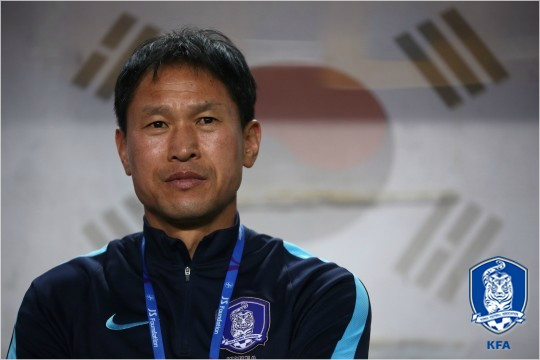 안익수19세이하축구대표팀감독은프로는물론,대학에서도안정적인출전기회를얻지못하는대표급선수들의경기력유지를위해대한축구협회와한국프로축구연맹,한국대학축구연맹이함께고민해야한다고목소리를높였다.(사진=대한축구협회제공)
