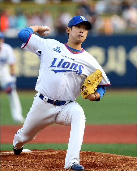 '황태자의속죄투'삼성윤성환이18일한화와홈경기에서힘차게공을뿌리는모습.(포항=삼성)