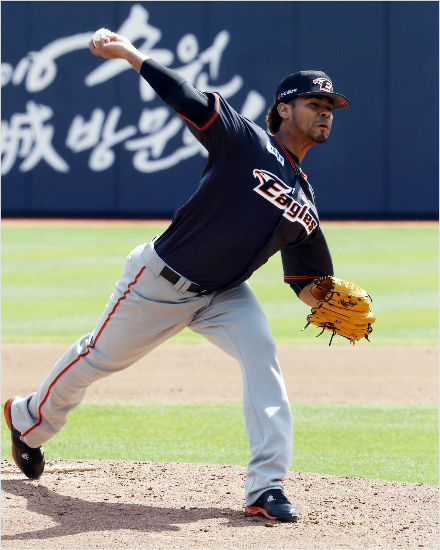 19일연패탈출의특명을안고삼성과포항원정에선발등판하는한화에스밀로저스.(자료사진=한화)