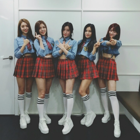 베리굿, 청순발랄 교복패션으로 남심저격