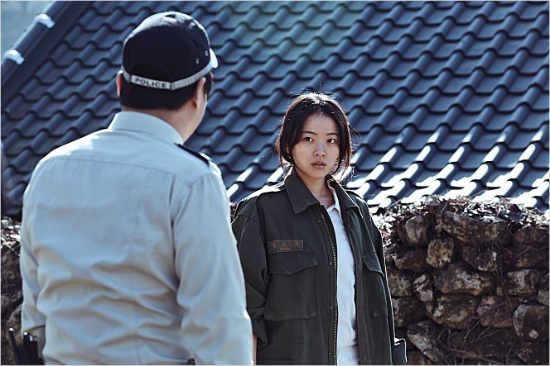 영화'곡성'에서의문의여인무명역을맡은배우천우희.(사진='곡성'스틸컷)