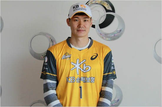 FA로삼성화재에서KB손해보험으로이적한이선규는V-리그남자부에불어닥칠거대한이적태풍의시발점이될가능성이크다.(사진=KB손해보험제공)