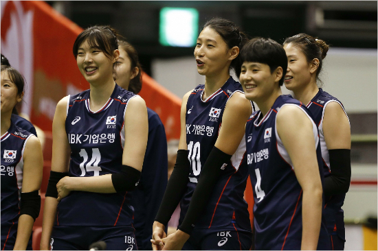 여자배구를올림픽으로이끈3인방양효진(왼쪽부터),김연경,김희진.(사진=FIVB제공)