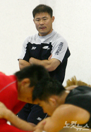 '세계가인정한전설!'레슬링국가대표팀박장순감독이세계레슬링연맹(UWW)가선정한'2016명예의전당'에이름을올렸다.(사진=자료사진)