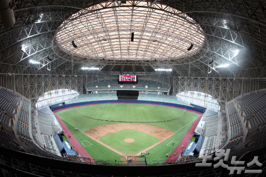 한국야구위원회(KBO)는2일"다음달16일고척스카이돔에서열리는올스타전후보선수명단이발표됐다"고밝혔다.사진은올스타전이열릴예정인서울고척스카이돔.(사진=박종민기자/자료사진)