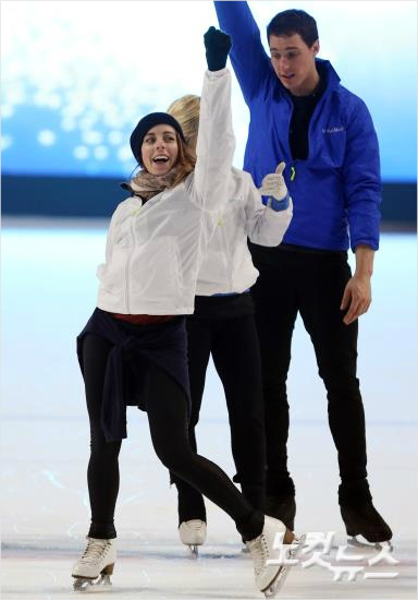 '빙상장은파리없어요'애슐리와그너가3일'올댓스케이트2016'공연에앞선미디데이에서화려한연기를펼치고있다.(사진=황진환기자)