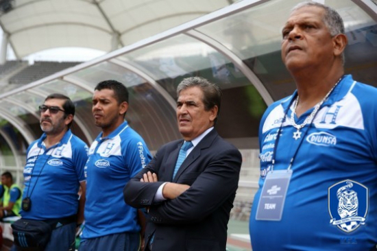 온두라스올림픽축구대표팀호르헤루이스핀투감독이4일고양종합운동장에서열린'4개국오림픽국가대표친성경기'대한민국전이끝난직후가진기자회견에서"심판판정이경기흐름을바꿨다"고강한불만을표시했다.(사진=대한축구협회제공)